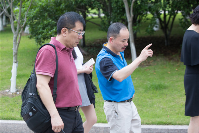 化學(xué)工業(yè)職業(yè)技能鑒定指導(dǎo)中心劉主任蒞臨錦鵬做指導(dǎo)工作(圖26)